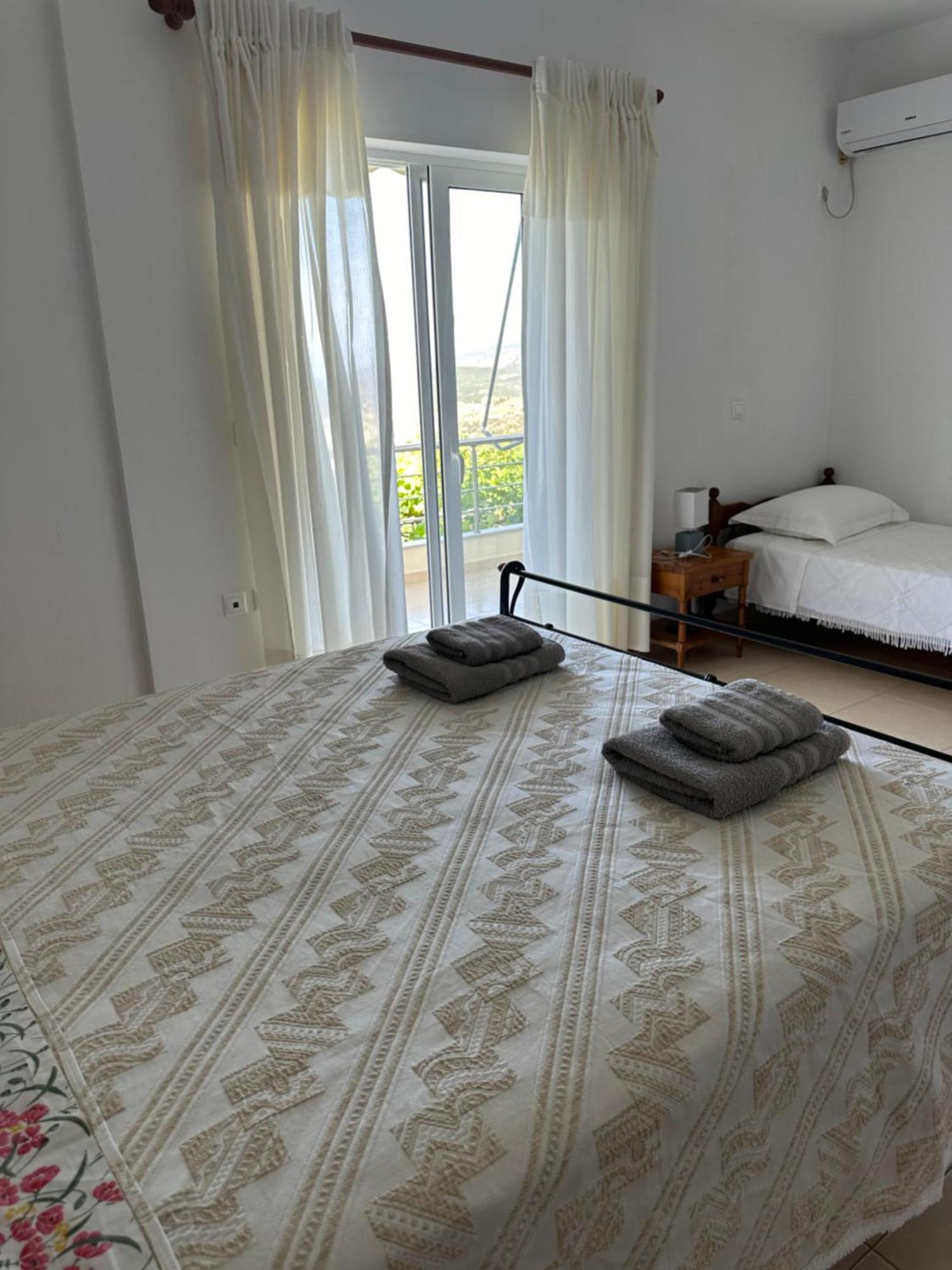 Elea Guesthouse Himare Exterior foto
